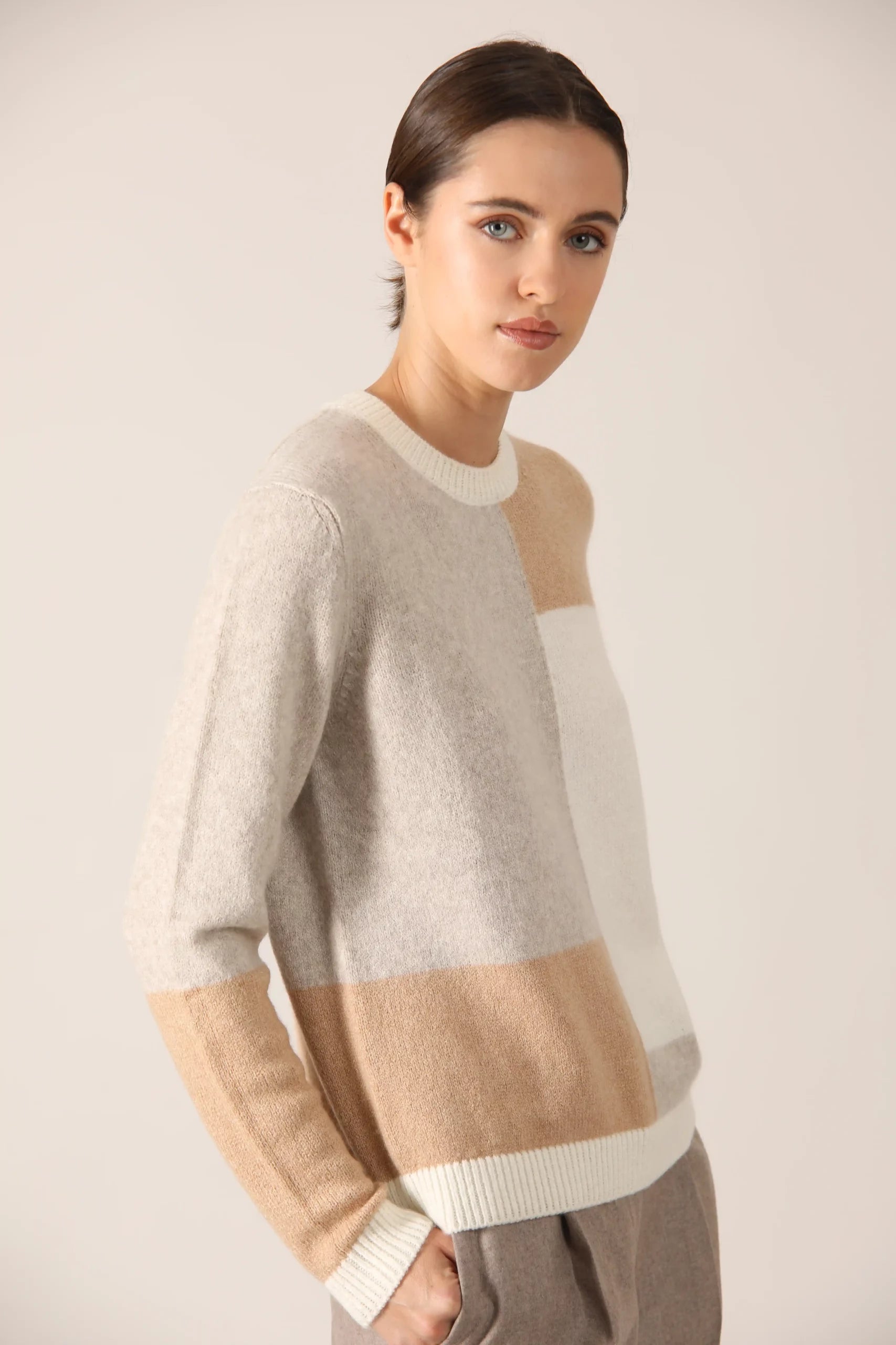 Ultracashmere crewneck with inlay