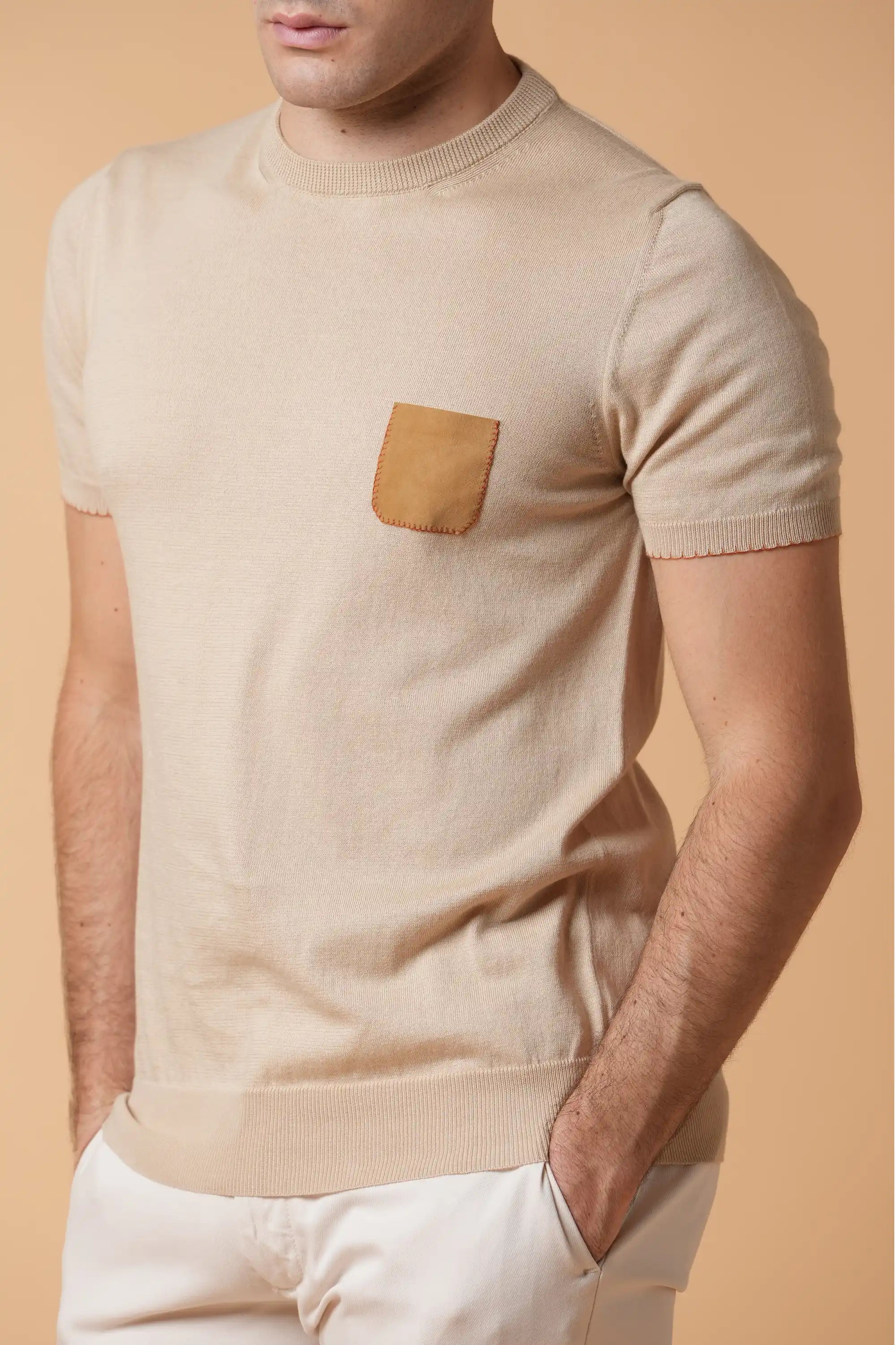T-shirt avec poche brodée