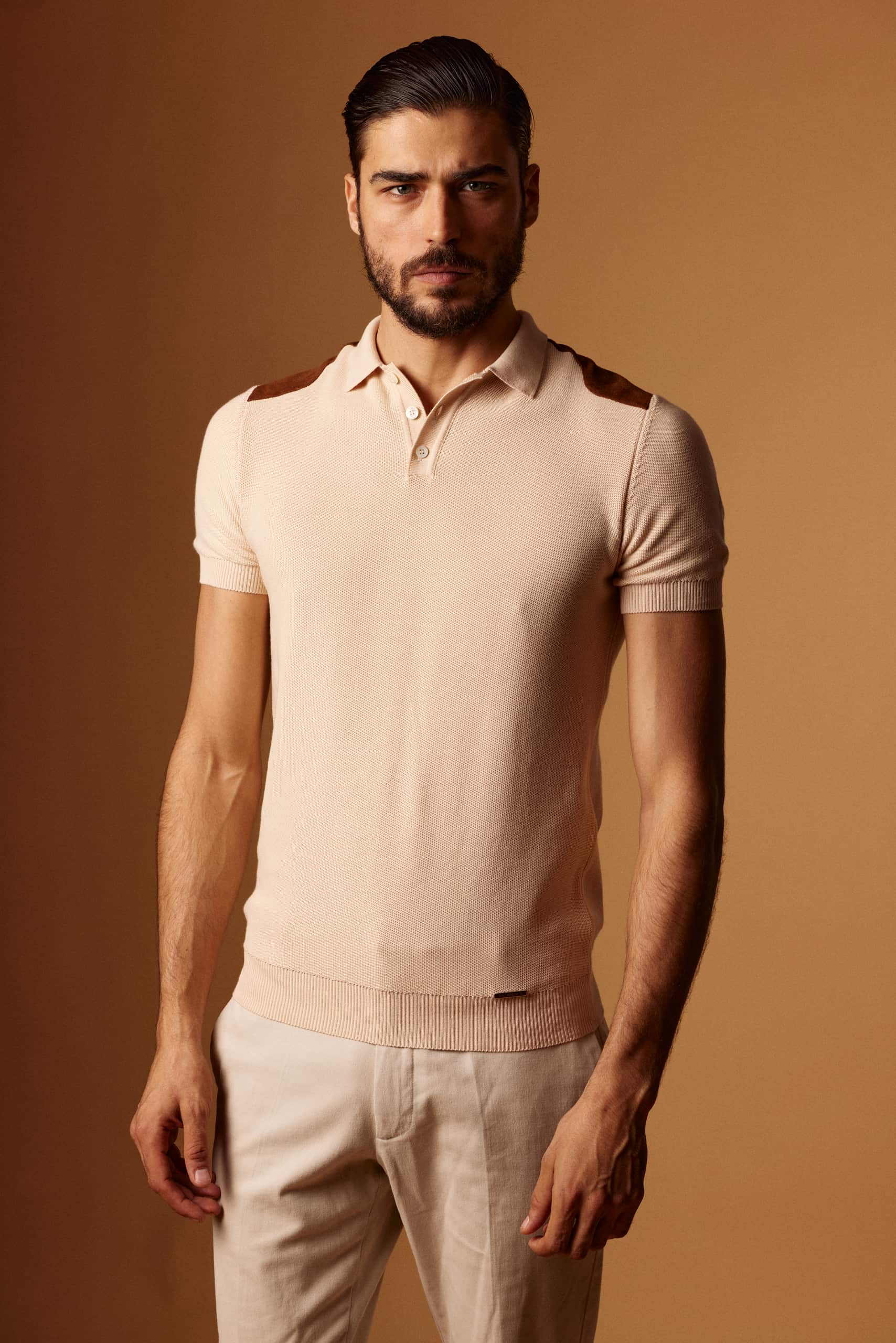 Polo con dettaglio in suede