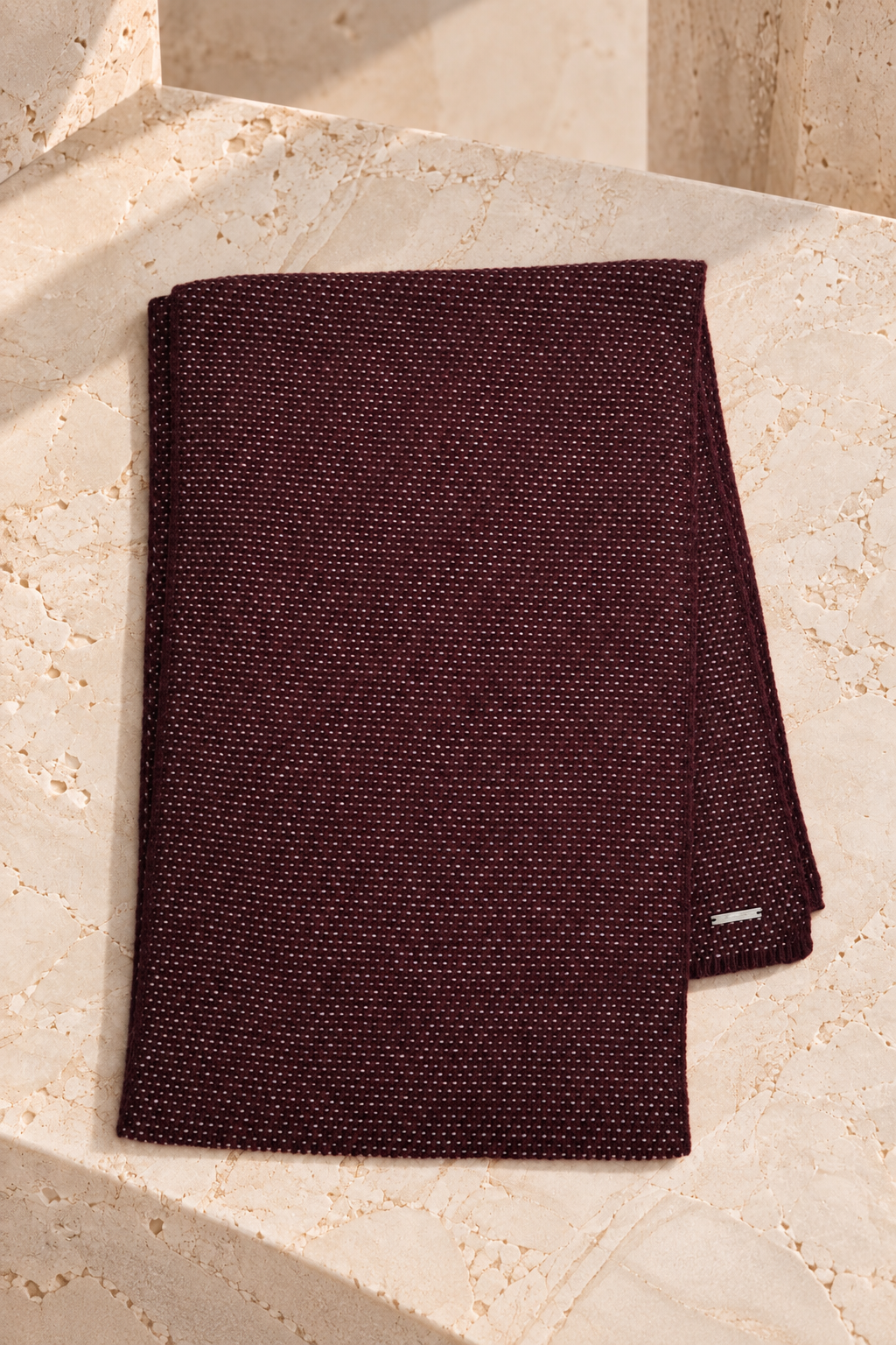 Two-tone link stitch scarf