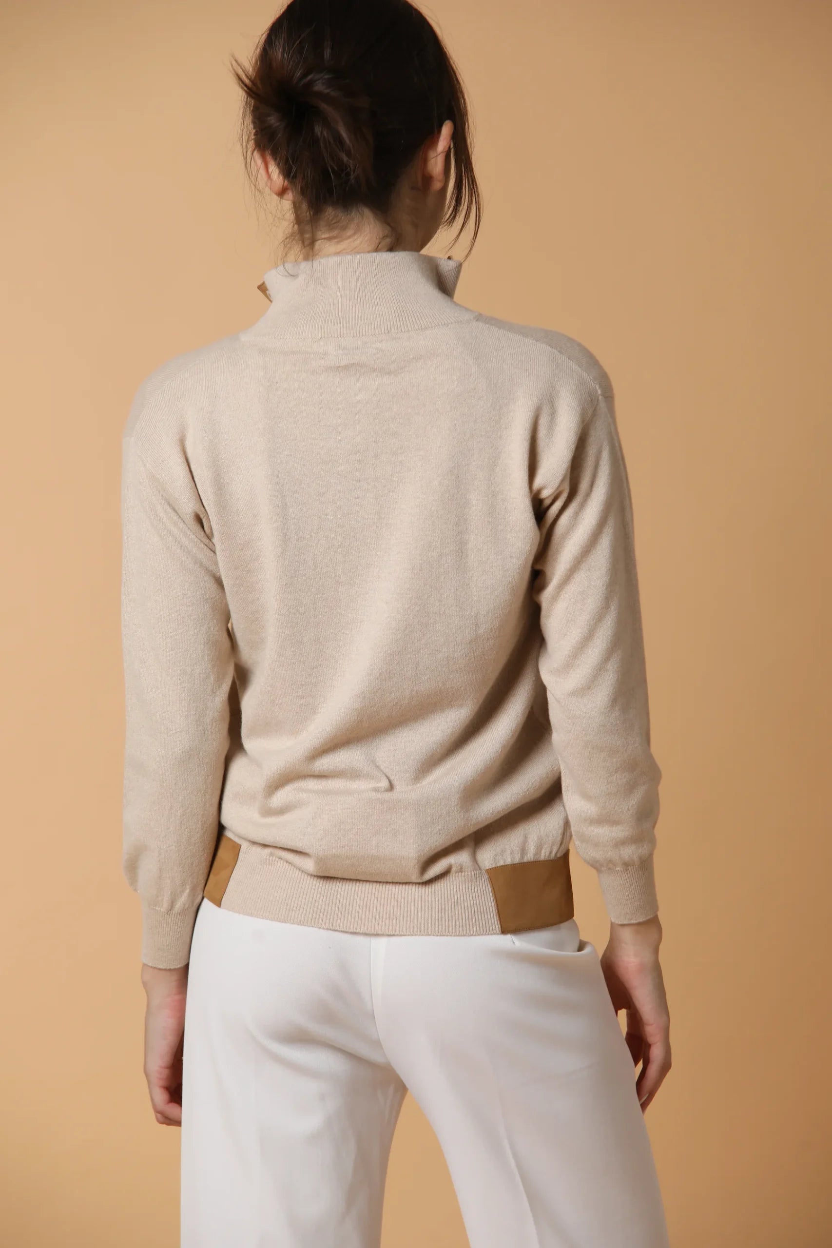 Buttoned cardigan in baby cashmere
