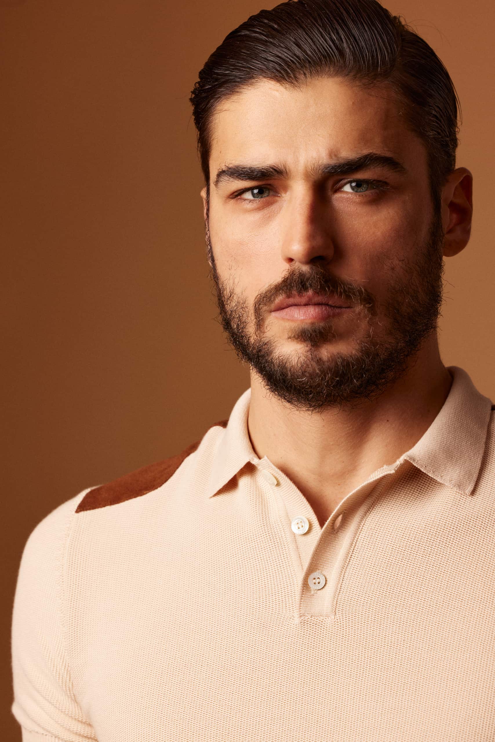 Polo con dettaglio in suede