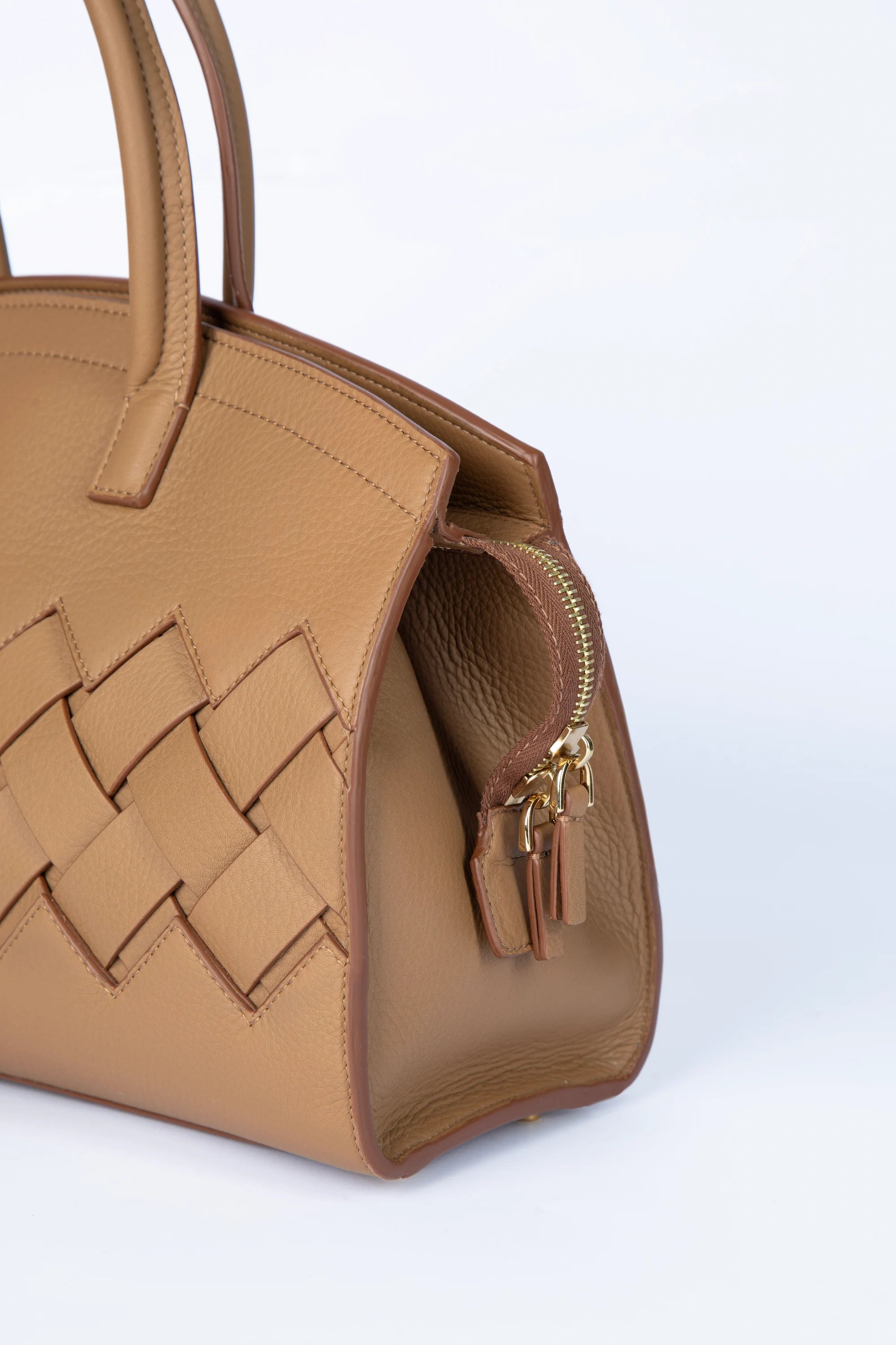Borsa in pelle intrecciata