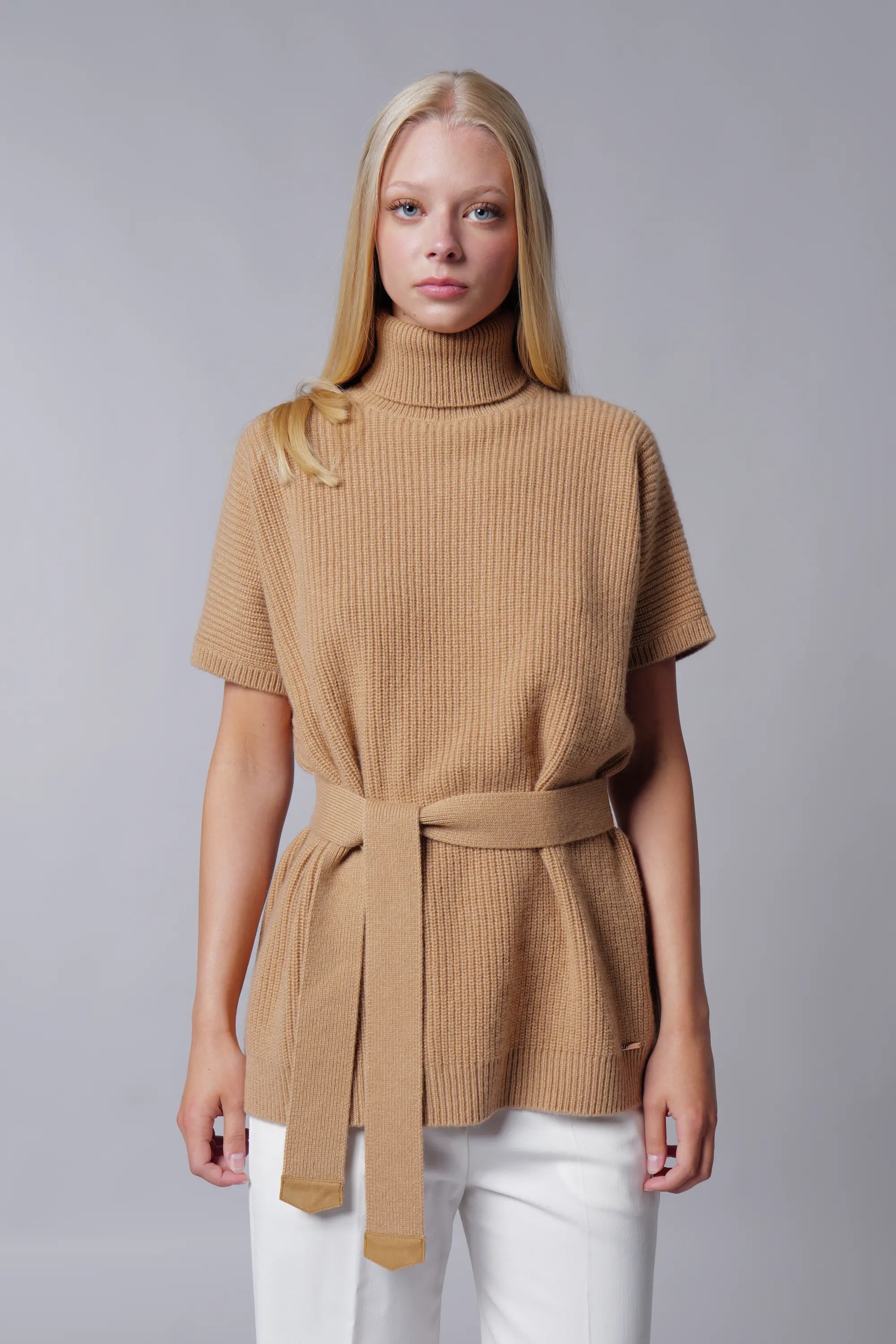 Gilet dolcevita in maglia perlata