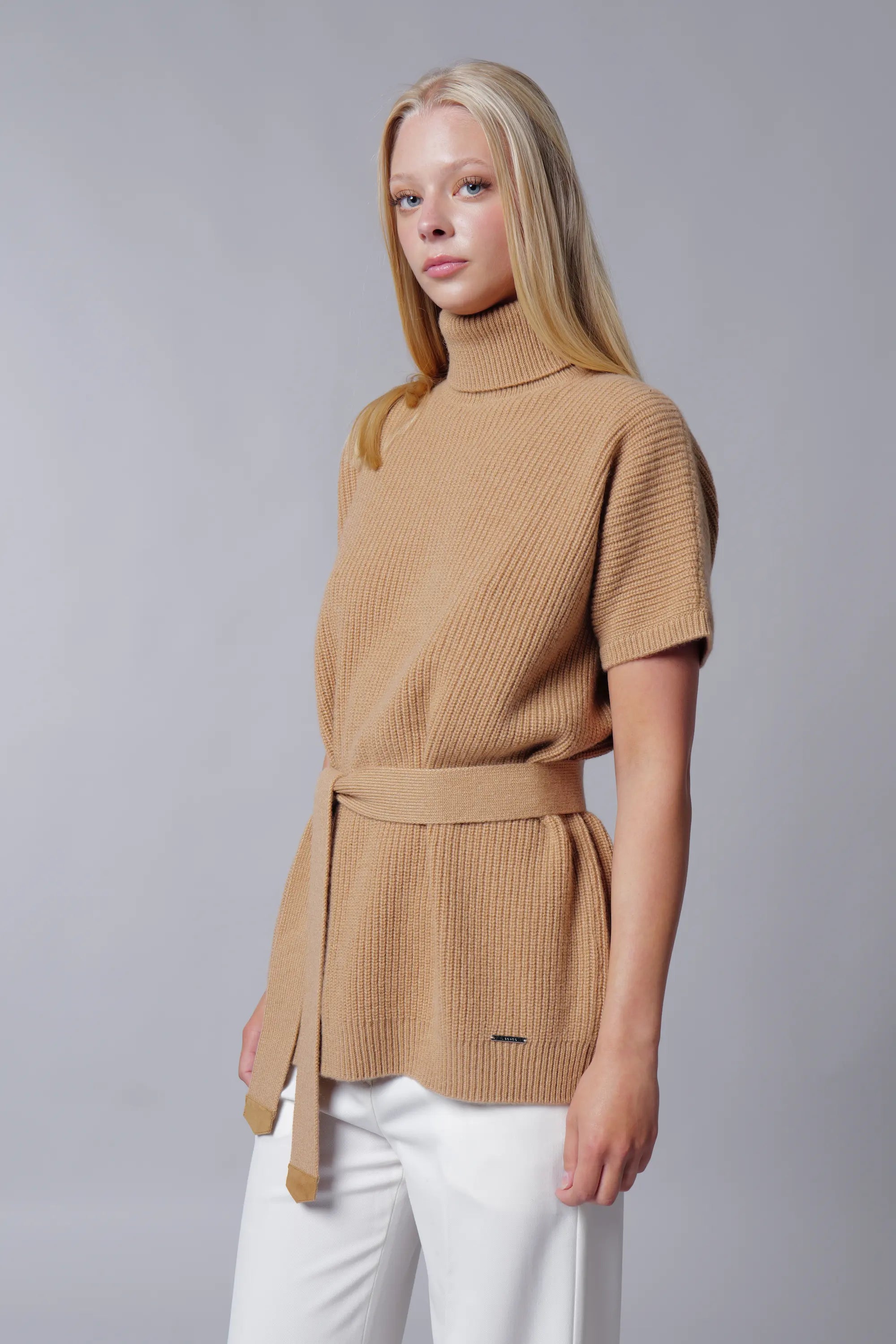 Gilet dolcevita in maglia perlata