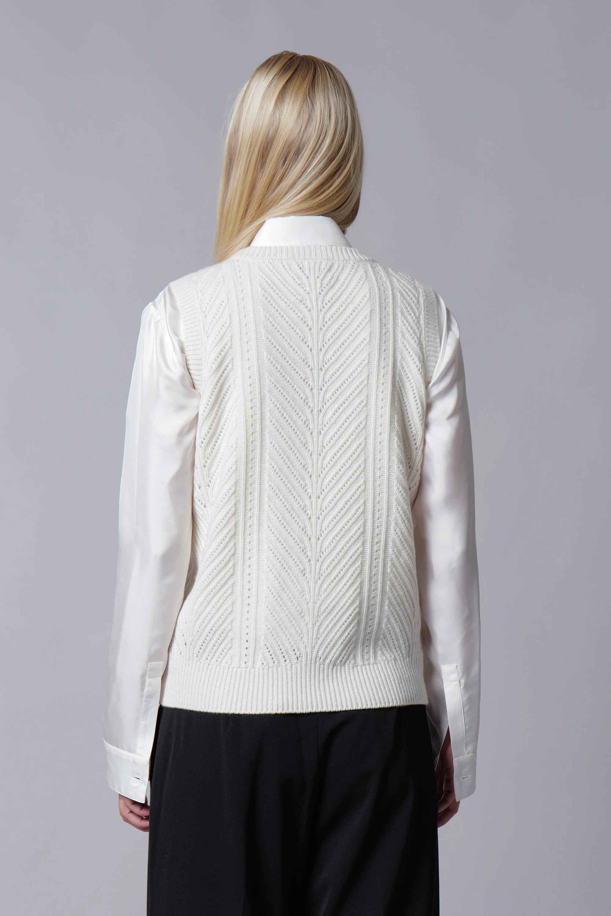 Gilet traforato in baby cashmere