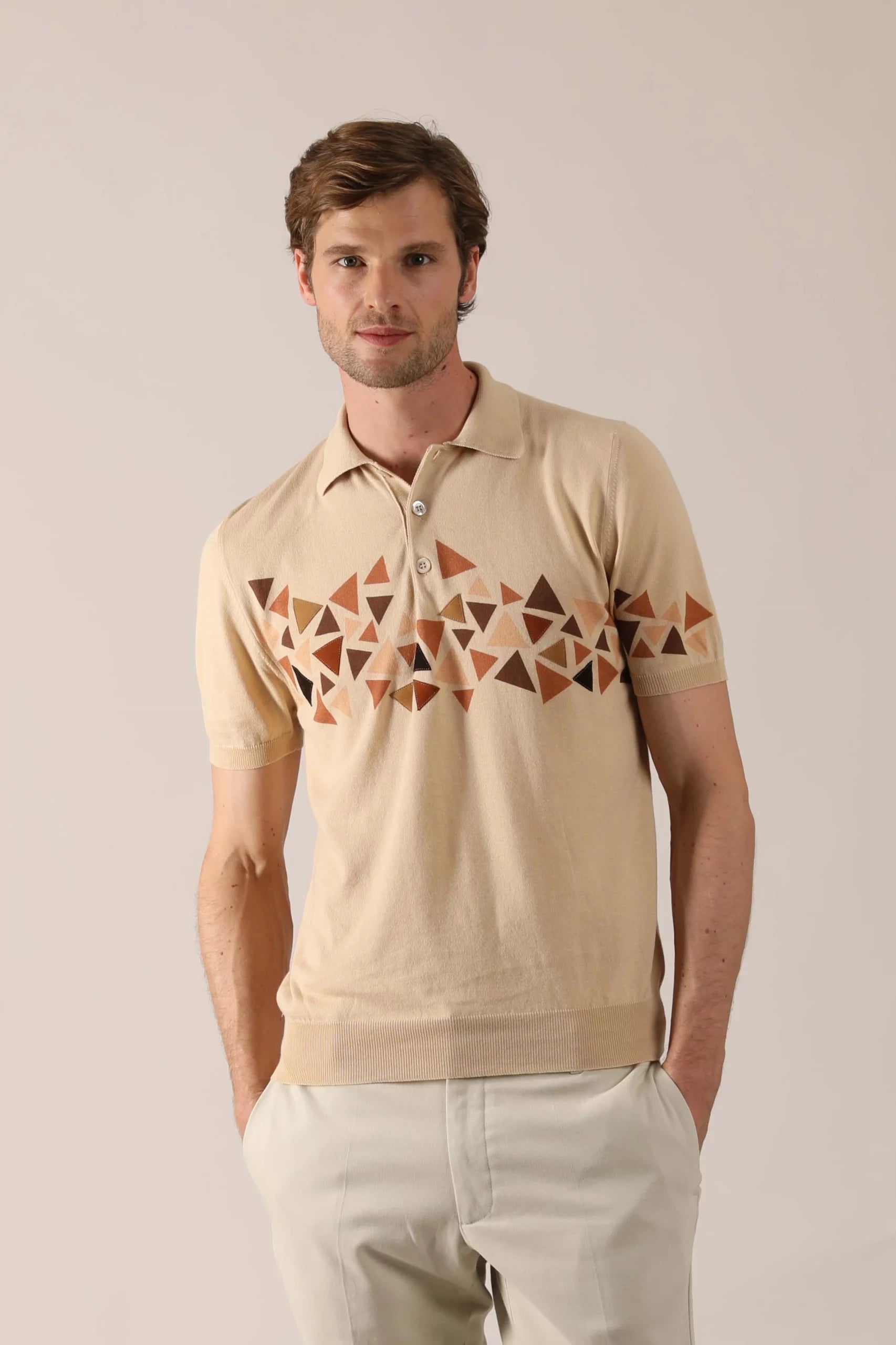 Triangle print polo