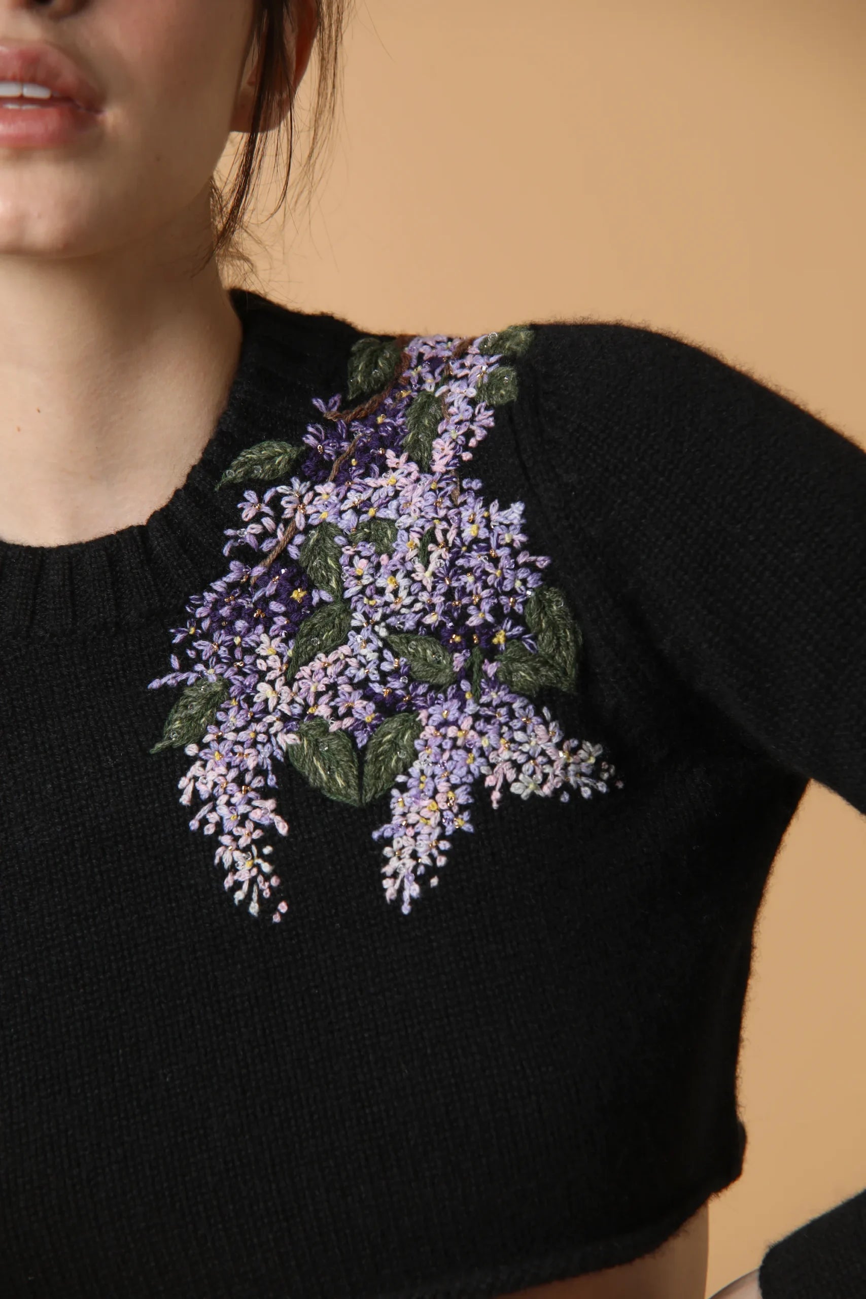 Crop with floral embroidery